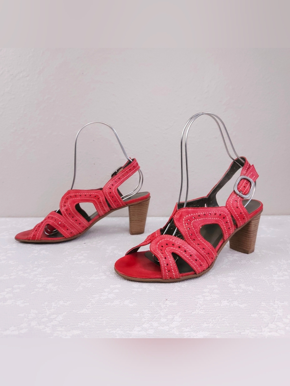 FIDJI Slingback Sandals Red Cut Out Leather Pumps